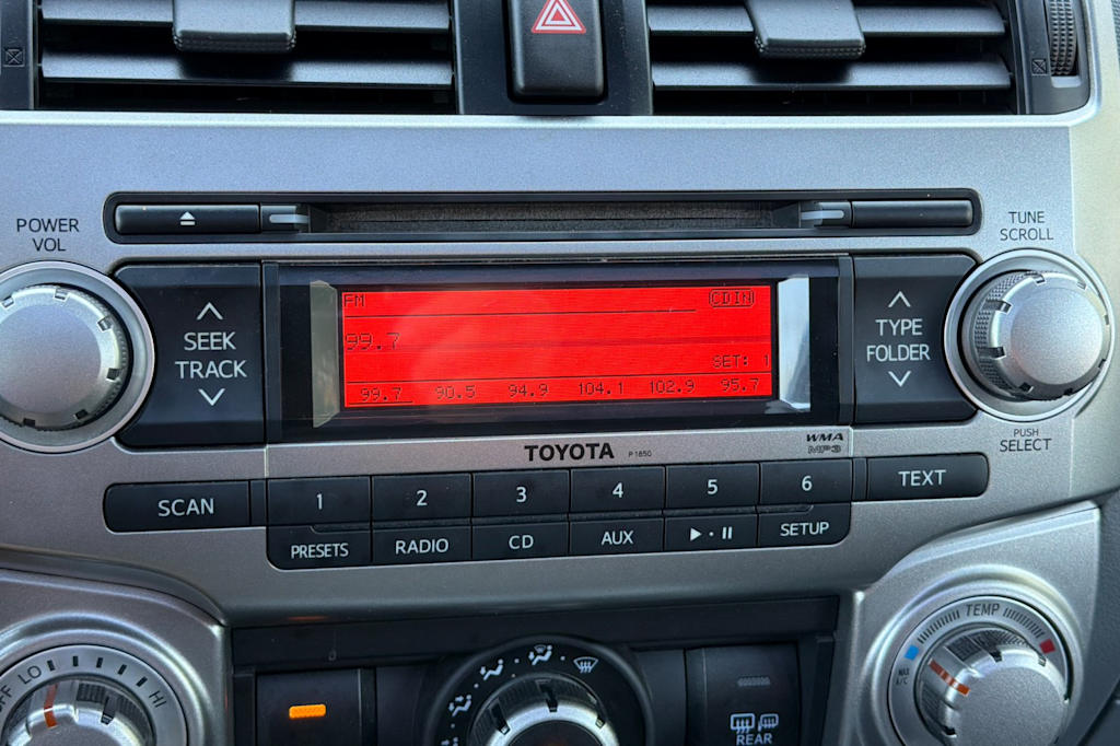 Thumbnail: 2010 Toyota 4Runner - 12