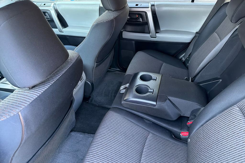 Thumbnail: 2010 Toyota 4Runner - 9