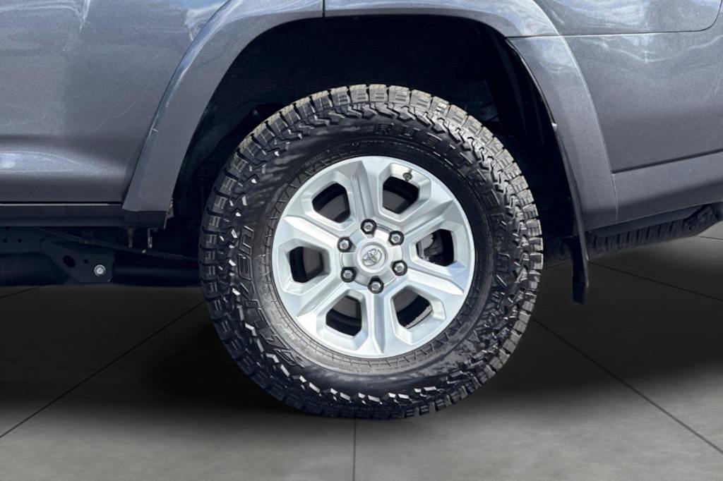 Thumbnail: 2018 Toyota 4Runner - 7