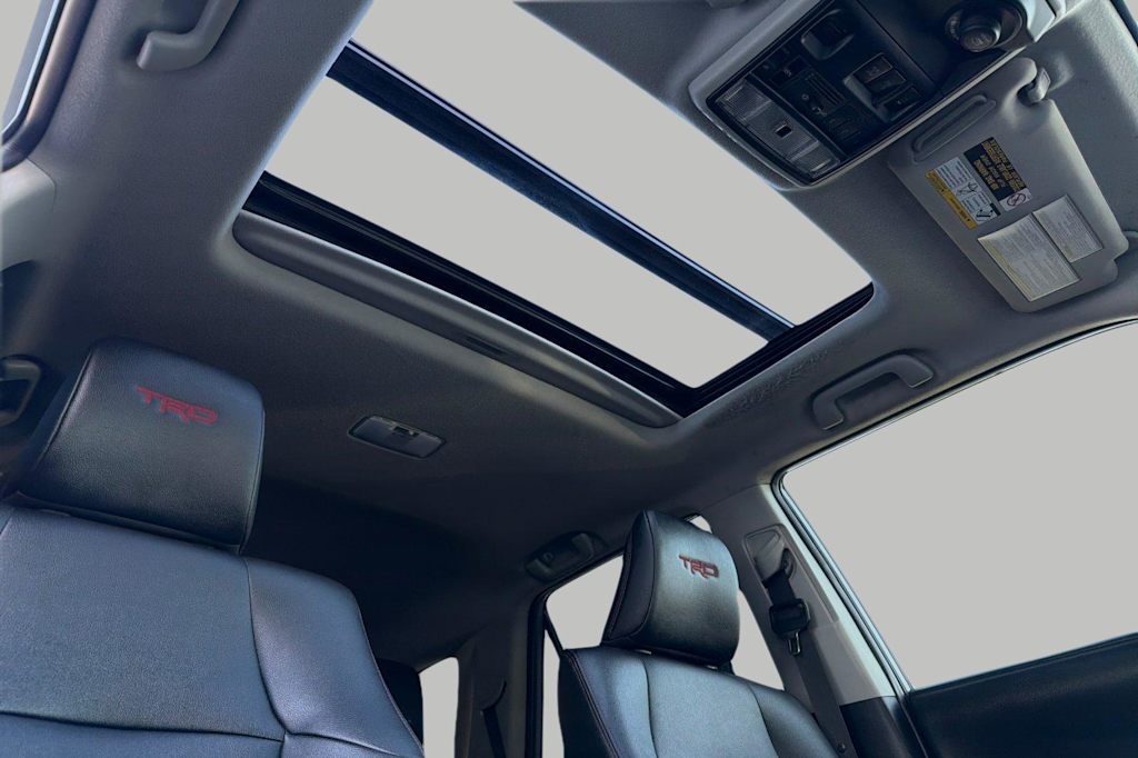 Thumbnail: 2021 Toyota 4Runner - 23