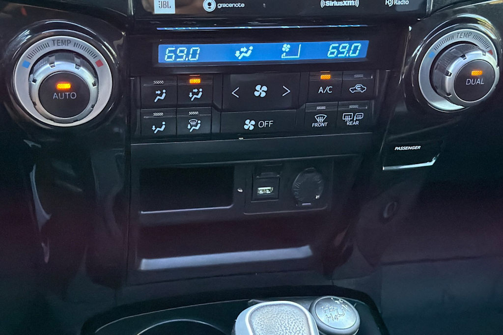 Thumbnail: 2021 Toyota 4Runner - 25