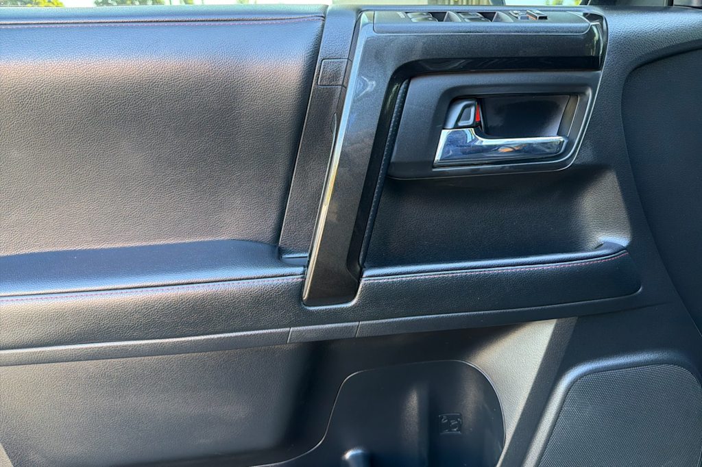 Thumbnail: 2021 Toyota 4Runner - 21