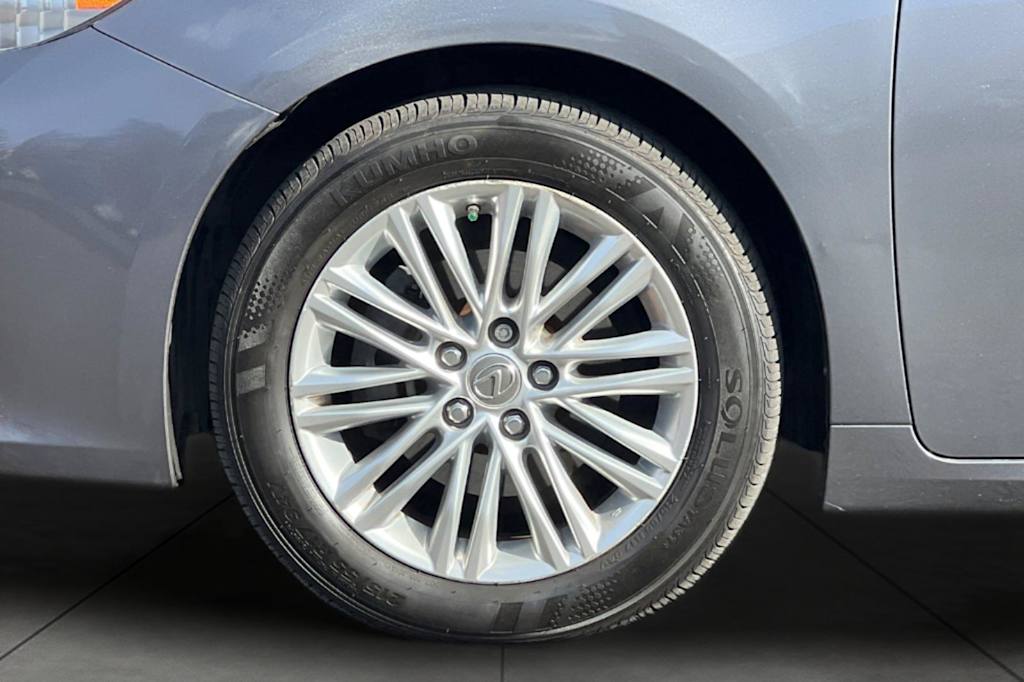 Thumbnail: 2013 Lexus ES - 7