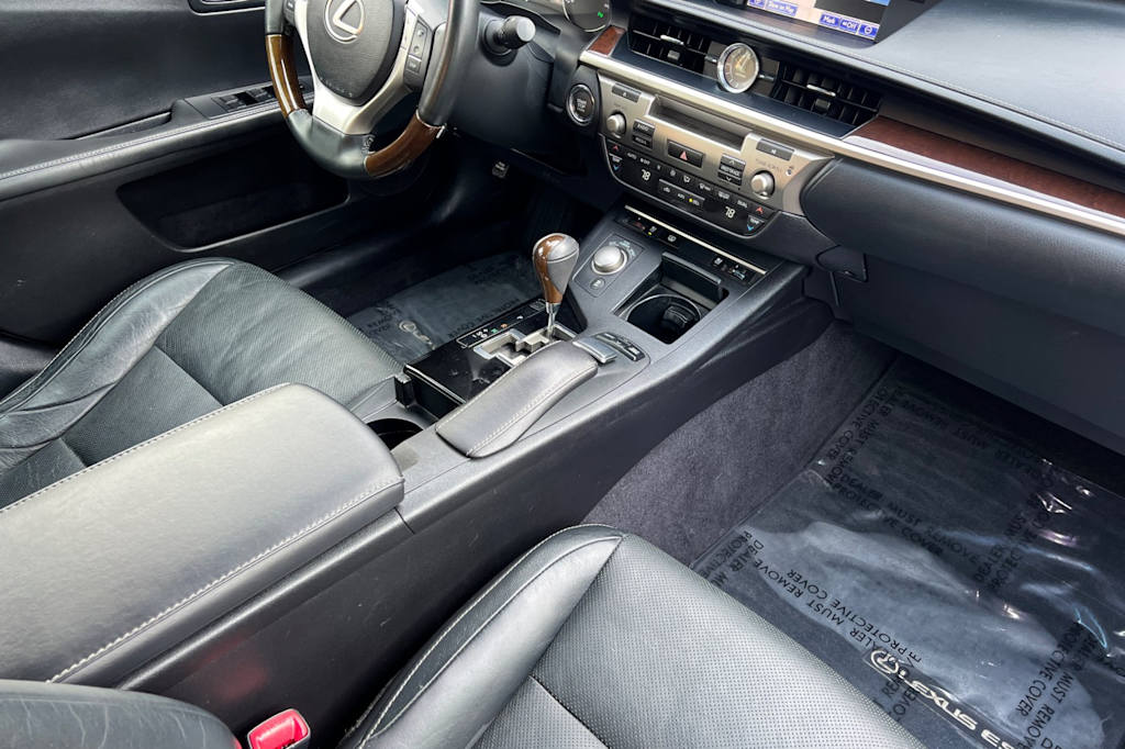 Thumbnail: 2013 Lexus ES - 11