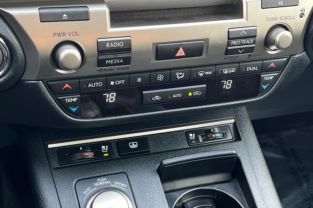 Thumbnail: 2013 Lexus ES - 25