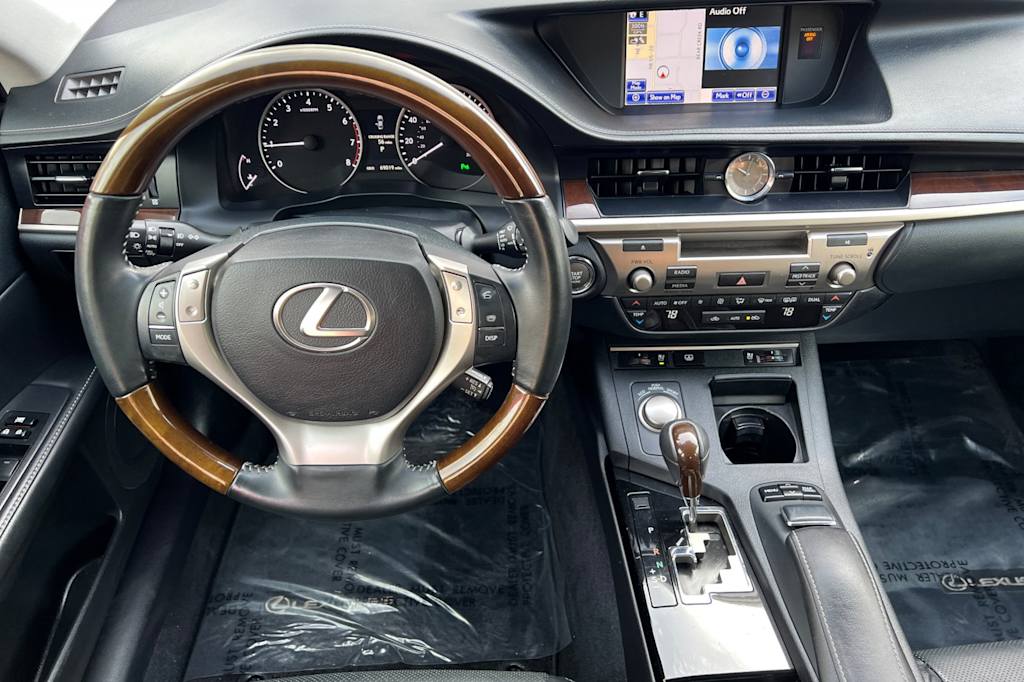 Thumbnail: 2013 Lexus ES - 10