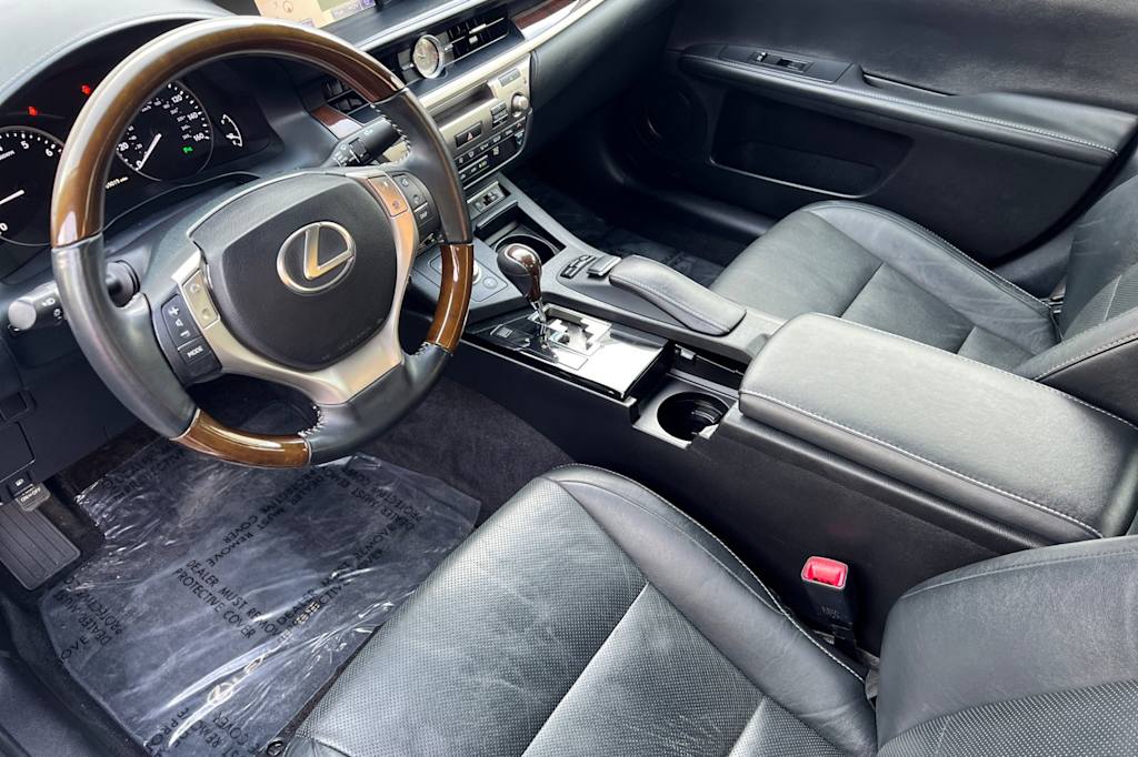 Thumbnail: 2013 Lexus ES - 8