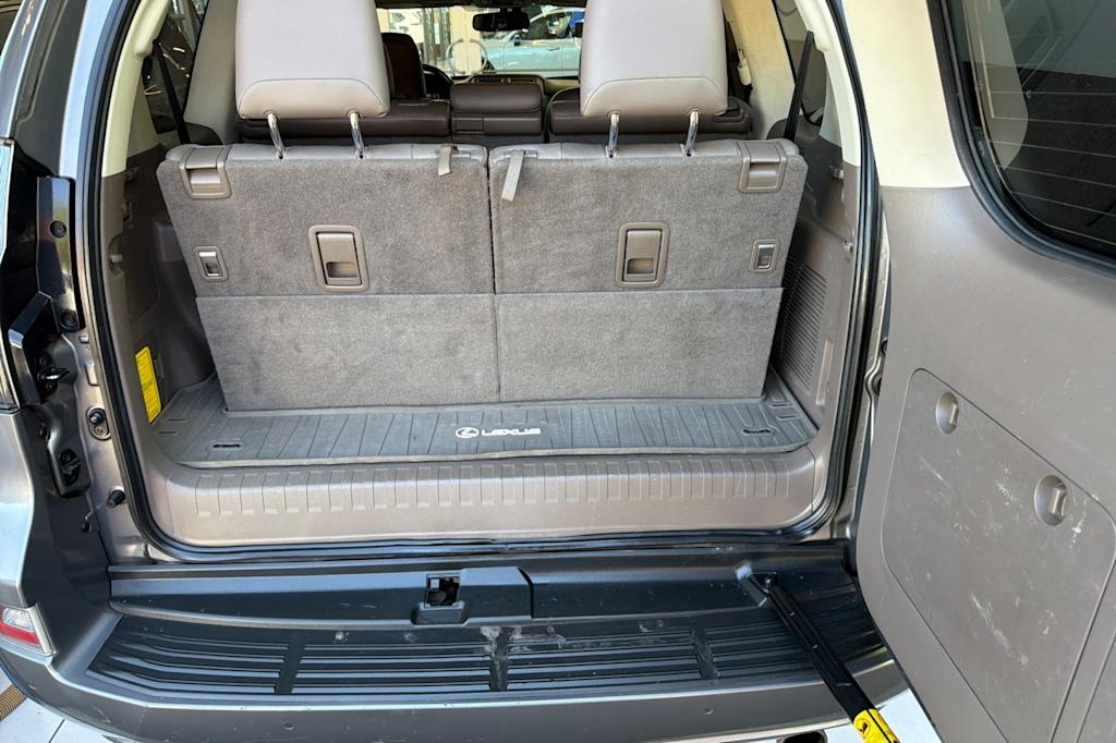 Thumbnail: 2014 Lexus GX - 14
