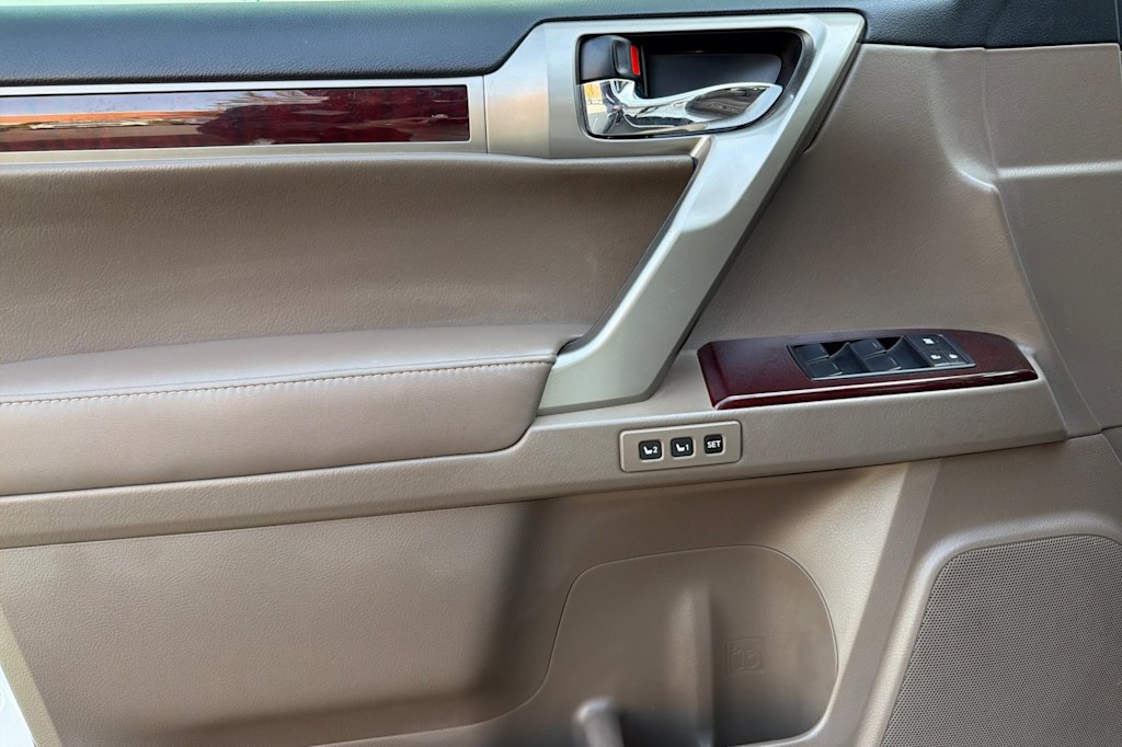 Thumbnail: 2016 Lexus GX - 20