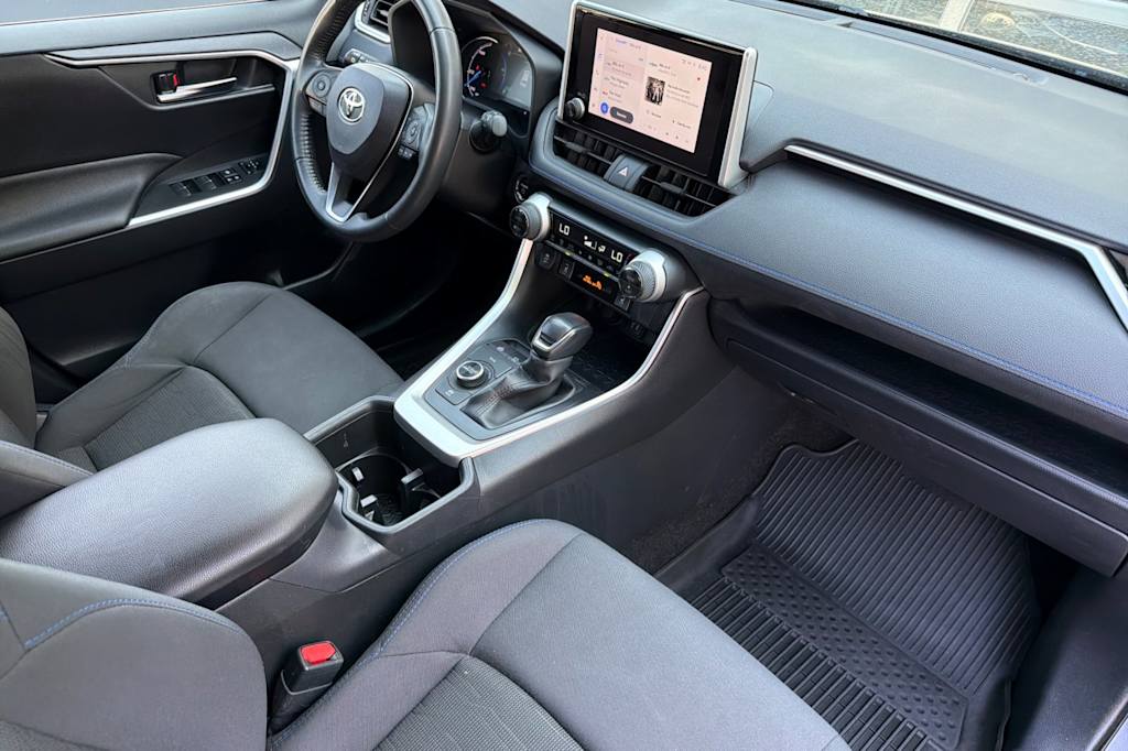 Thumbnail: 2023 Toyota RAV4 - 12