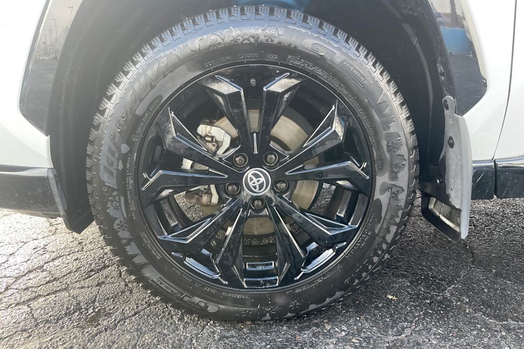 Thumbnail: 2024 Toyota RAV4 - 8