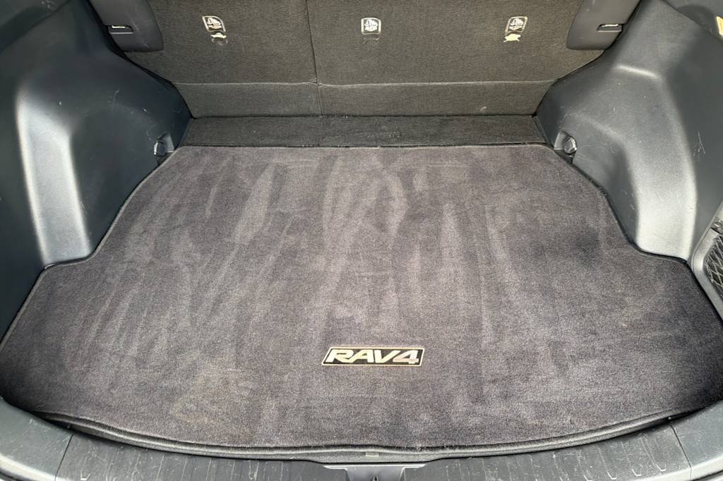 Thumbnail: 2019 Toyota RAV4 - 16