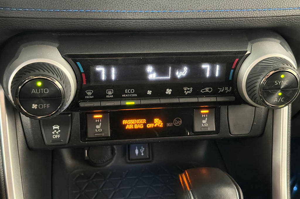 Thumbnail: 2019 Toyota RAV4 - 26