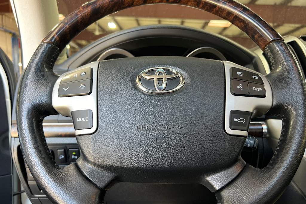 Thumbnail: 2015 Toyota Land Cruiser - 29