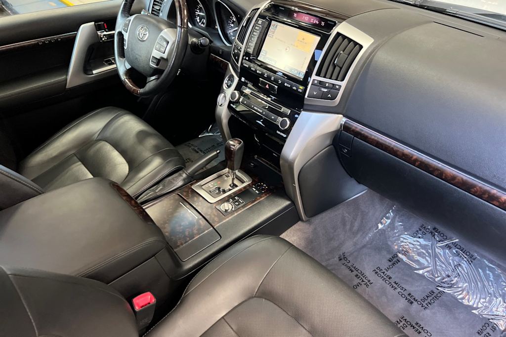 Thumbnail: 2015 Toyota Land Cruiser - 12