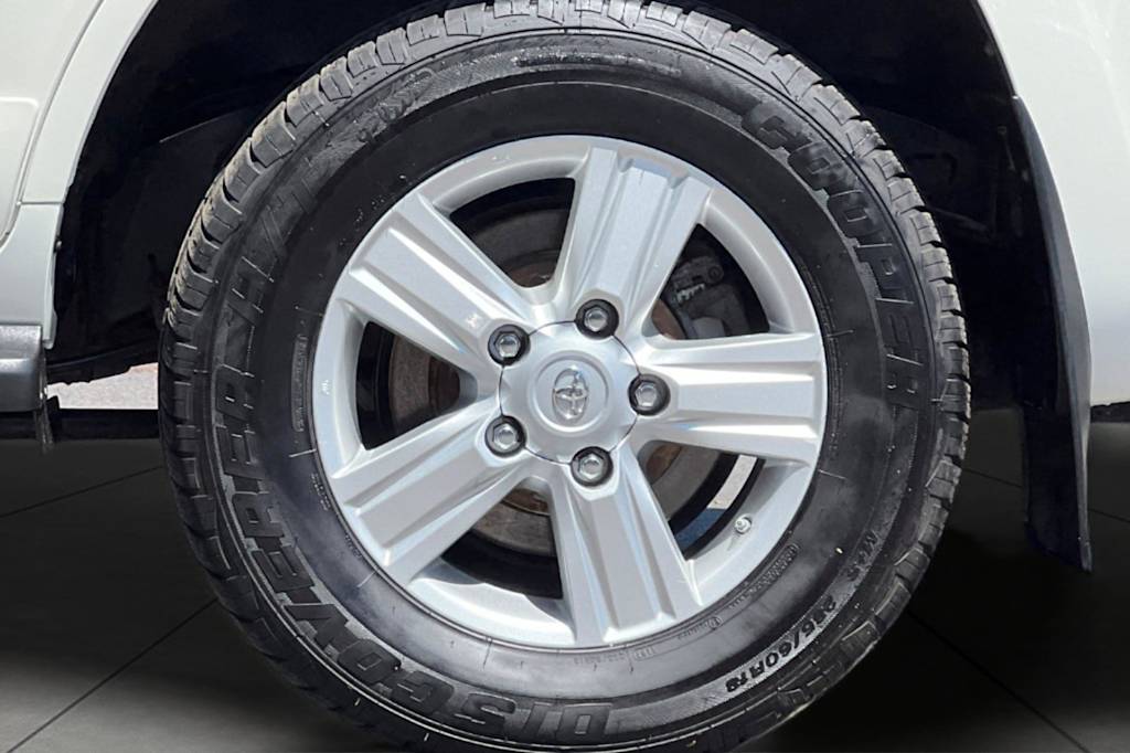 Thumbnail: 2015 Toyota Land Cruiser - 8