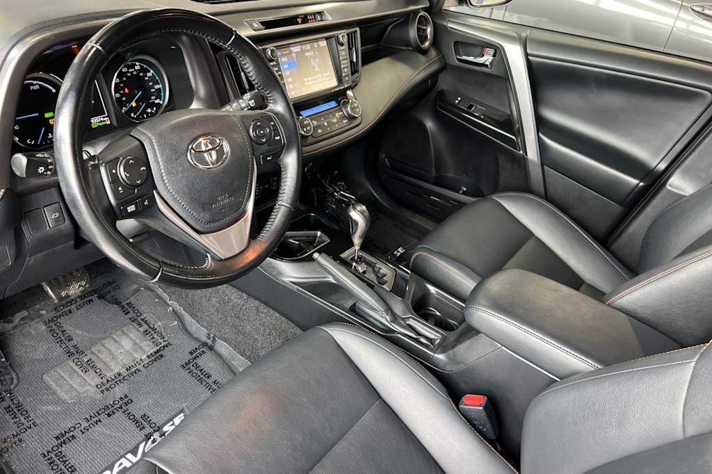 2018 Toyota RAV4 SE 8