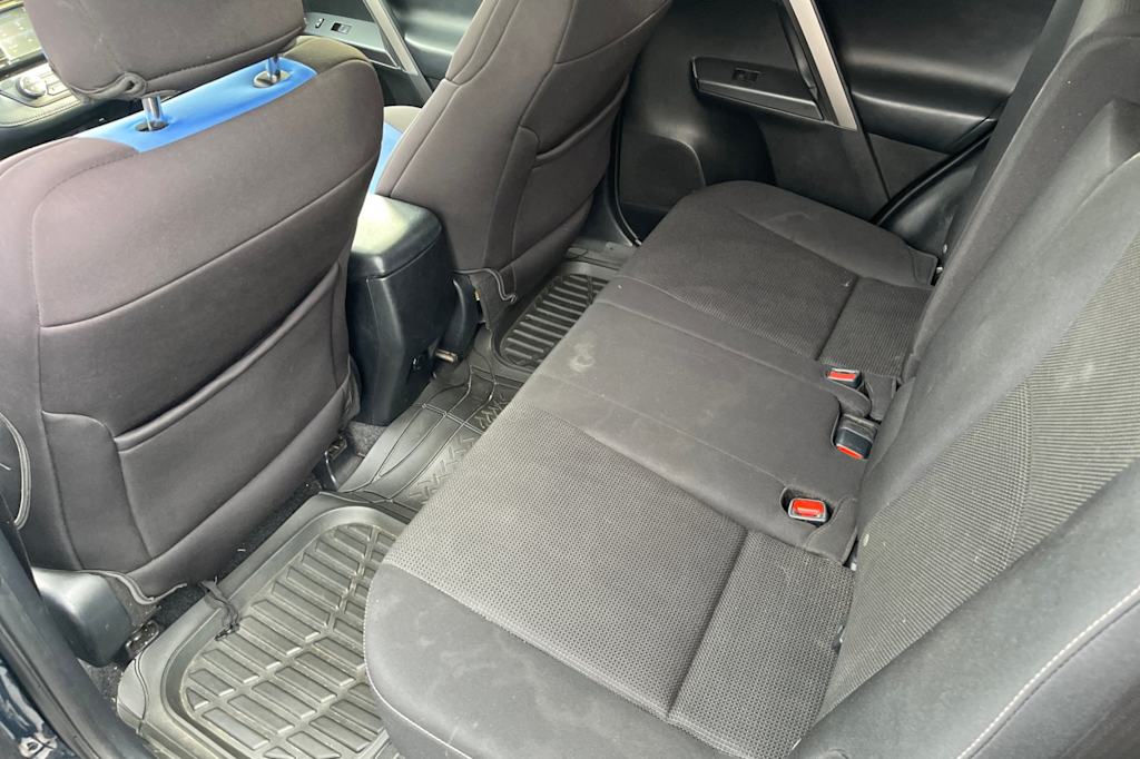 Thumbnail: 2018 Toyota RAV4 - 9