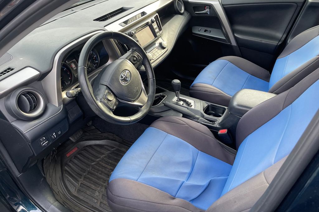 Thumbnail: 2018 Toyota RAV4 - 8