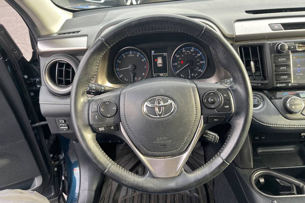Thumbnail: 2018 Toyota RAV4 - 7