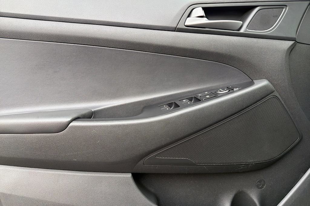 Thumbnail: 2017 Hyundai Tucson - 21
