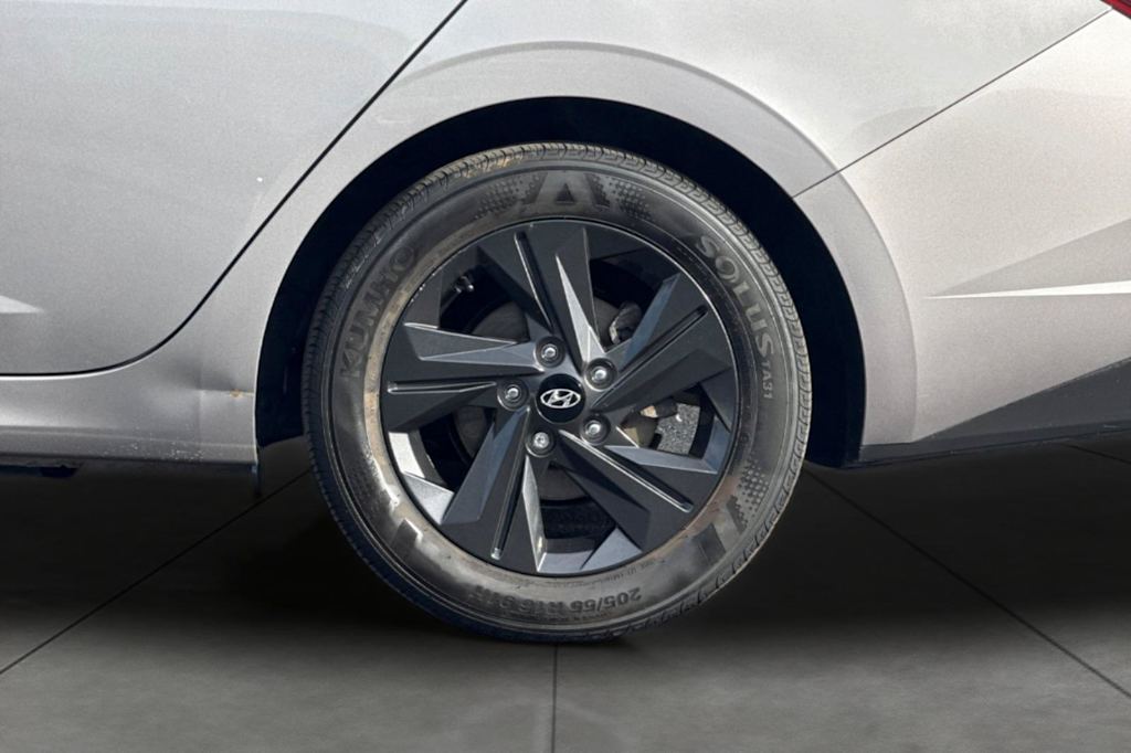 Thumbnail: 2023 Hyundai Elantra - 8