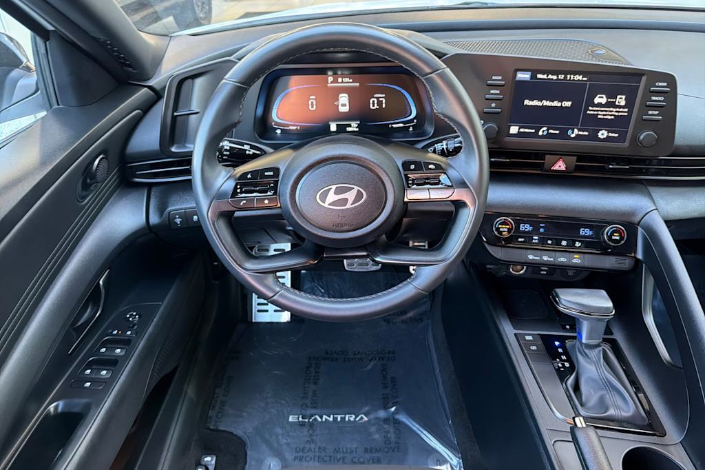 Thumbnail: 2025 Hyundai Elantra - 10