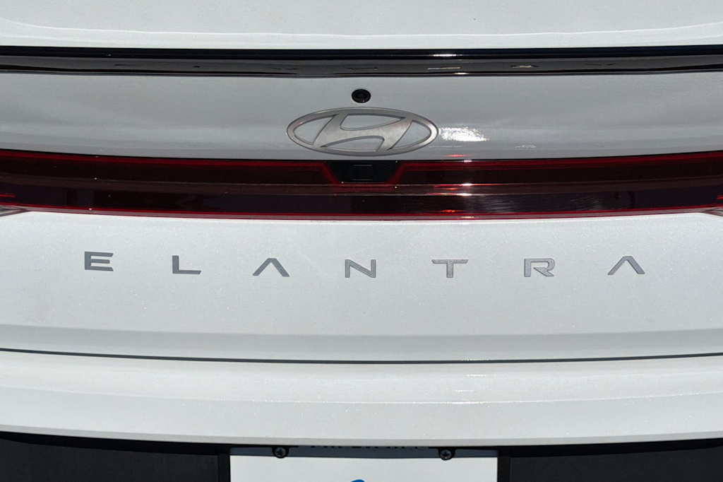 Thumbnail: 2025 Hyundai Elantra - 19