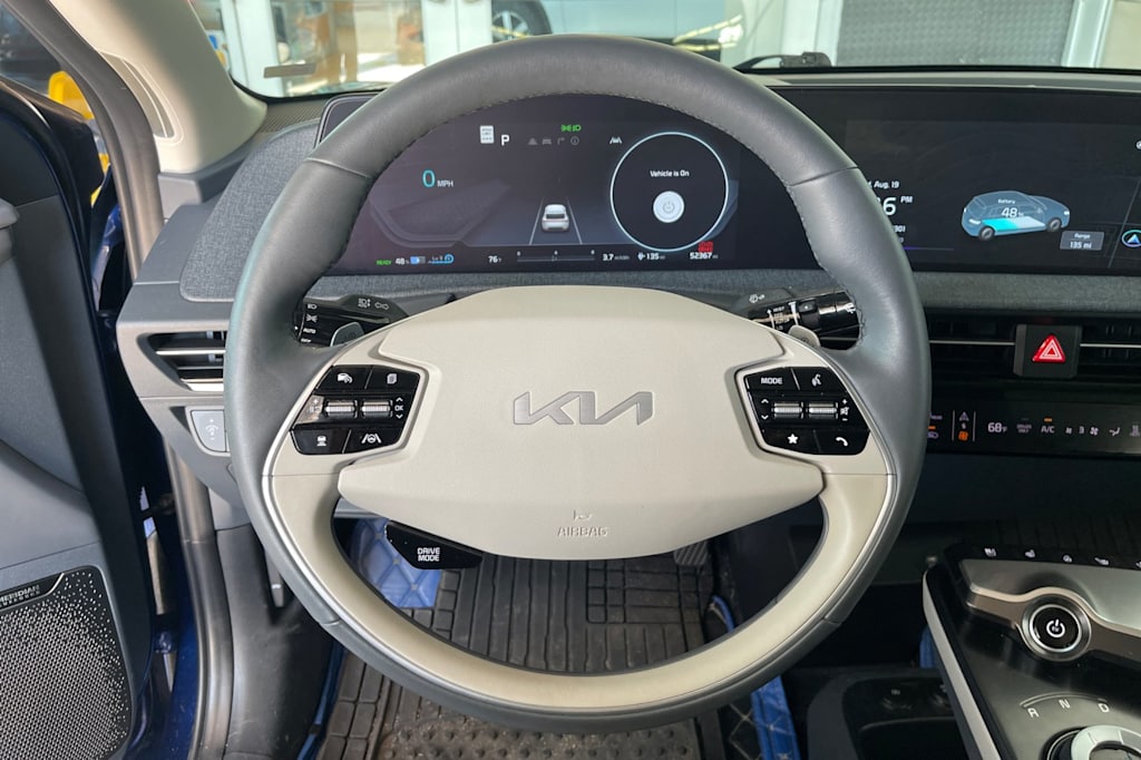 Thumbnail: 2022 Kia EV6 - 9