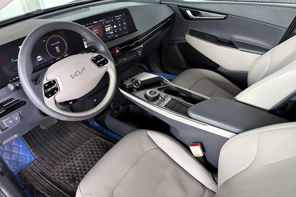 Thumbnail: 2022 Kia EV6 - 9
