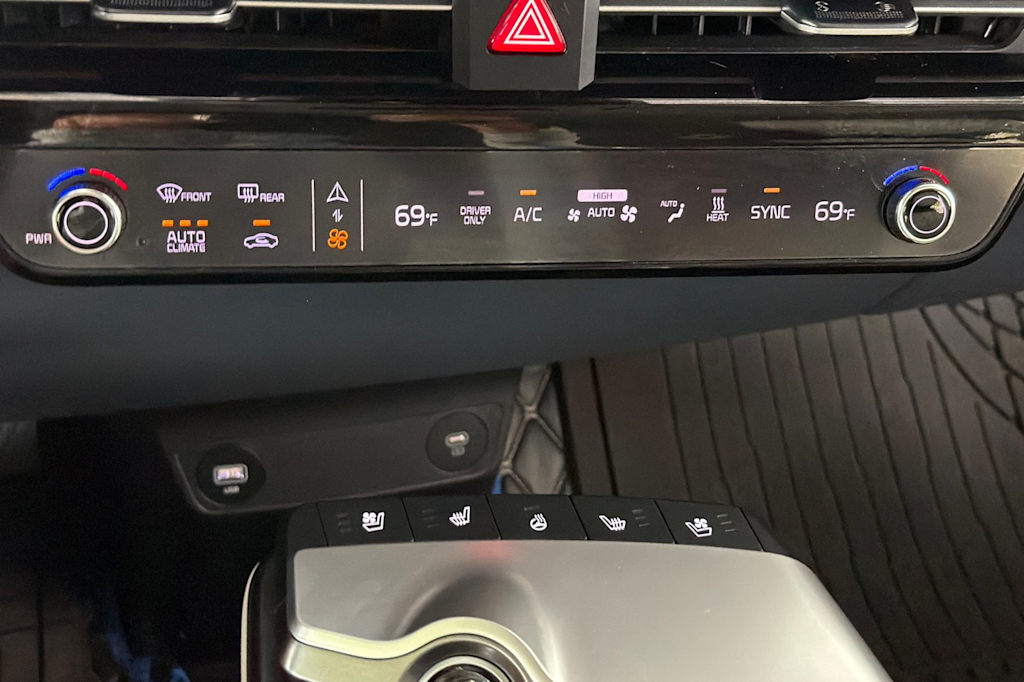 Thumbnail: 2022 Kia EV6 - 23