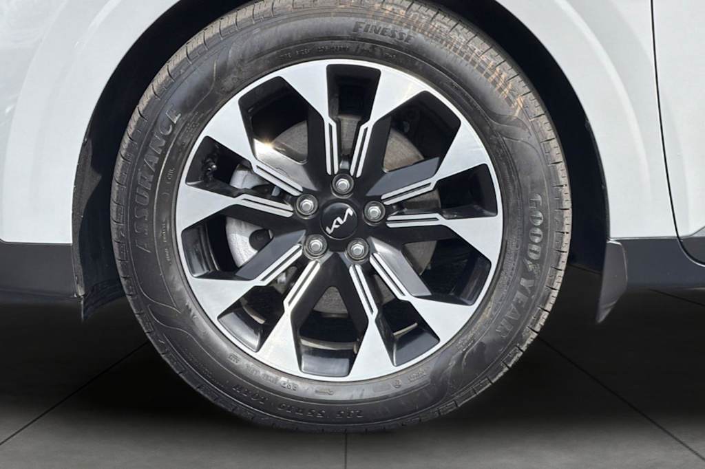 Thumbnail: 2024 Kia Carnival - 8