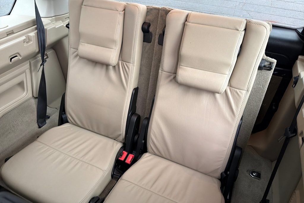 Thumbnail: 2012 Land Rover LR4 - 23