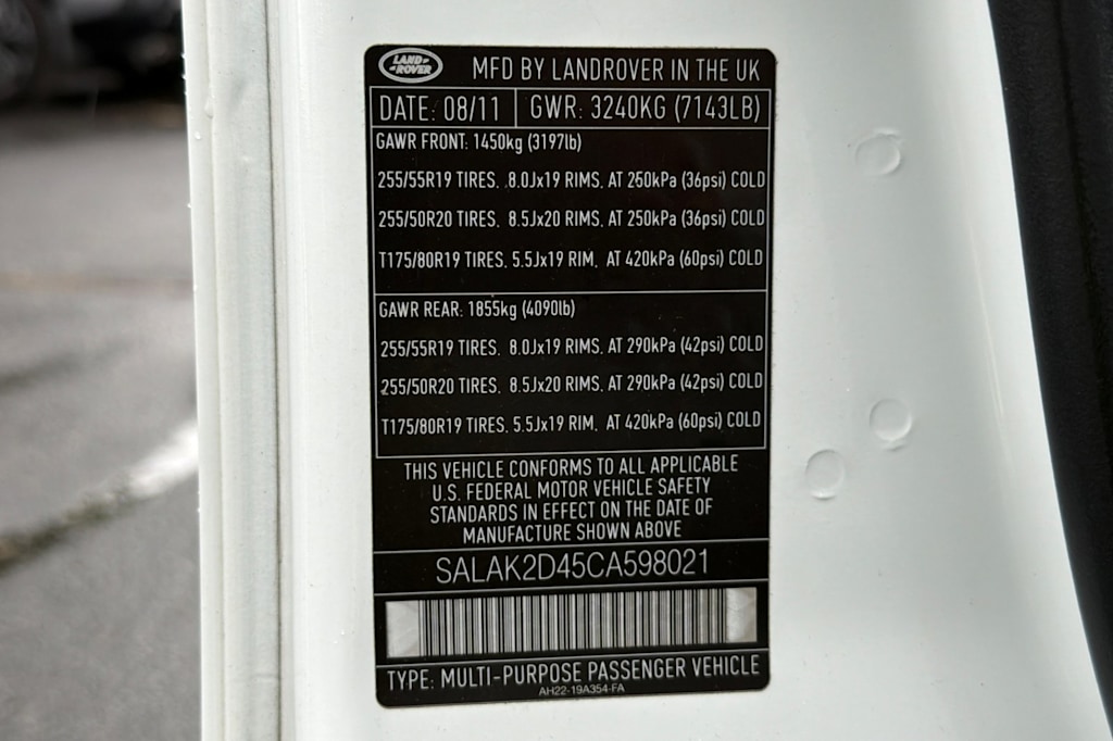 Thumbnail: 2012 Land Rover LR4 - 16