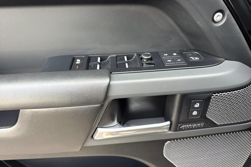 Thumbnail: 2021 Land Rover Defender - 20