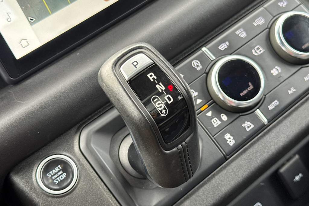 Thumbnail: 2021 Land Rover Defender - 25