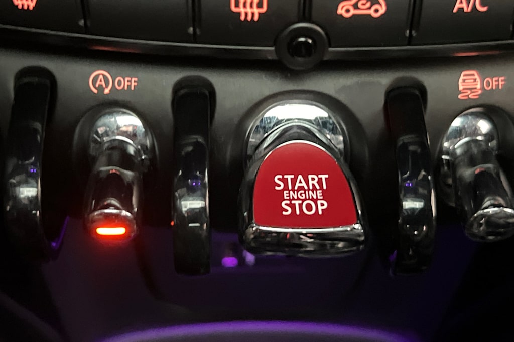 Thumbnail: 2019 MINI Cooper - 25