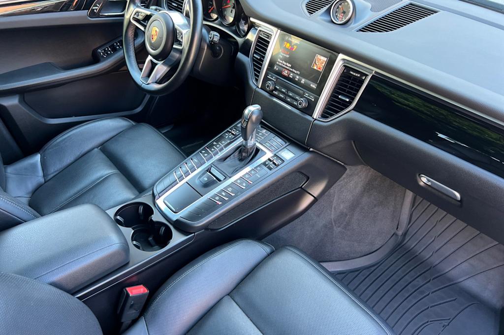 Thumbnail: 2017 Porsche Macan - 11
