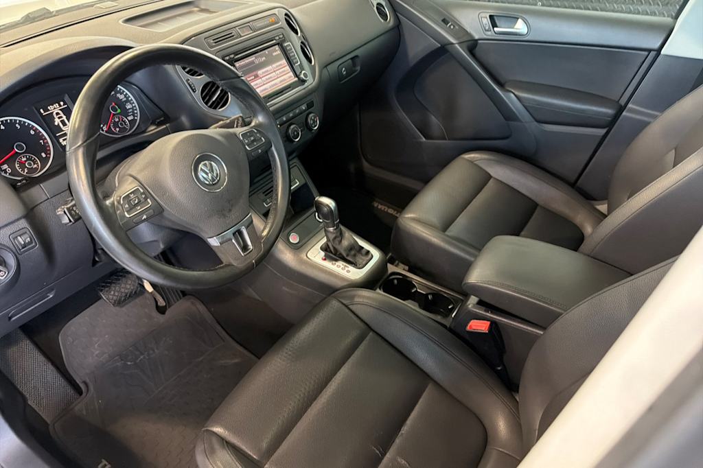 Thumbnail: 2015 Volkswagen Tiguan - 9
