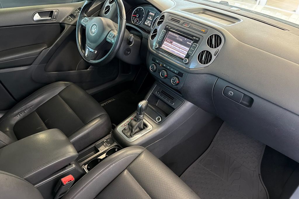 Thumbnail: 2015 Volkswagen Tiguan - 12