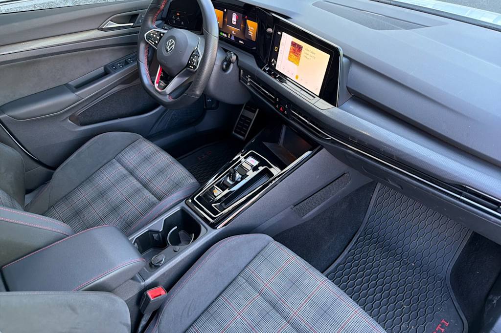 Thumbnail: 2023 Volkswagen Golf - 11