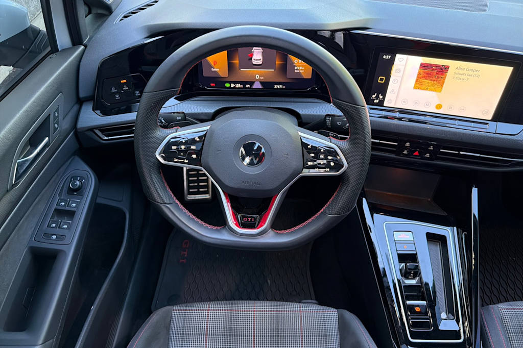 Thumbnail: 2023 Volkswagen Golf - 10