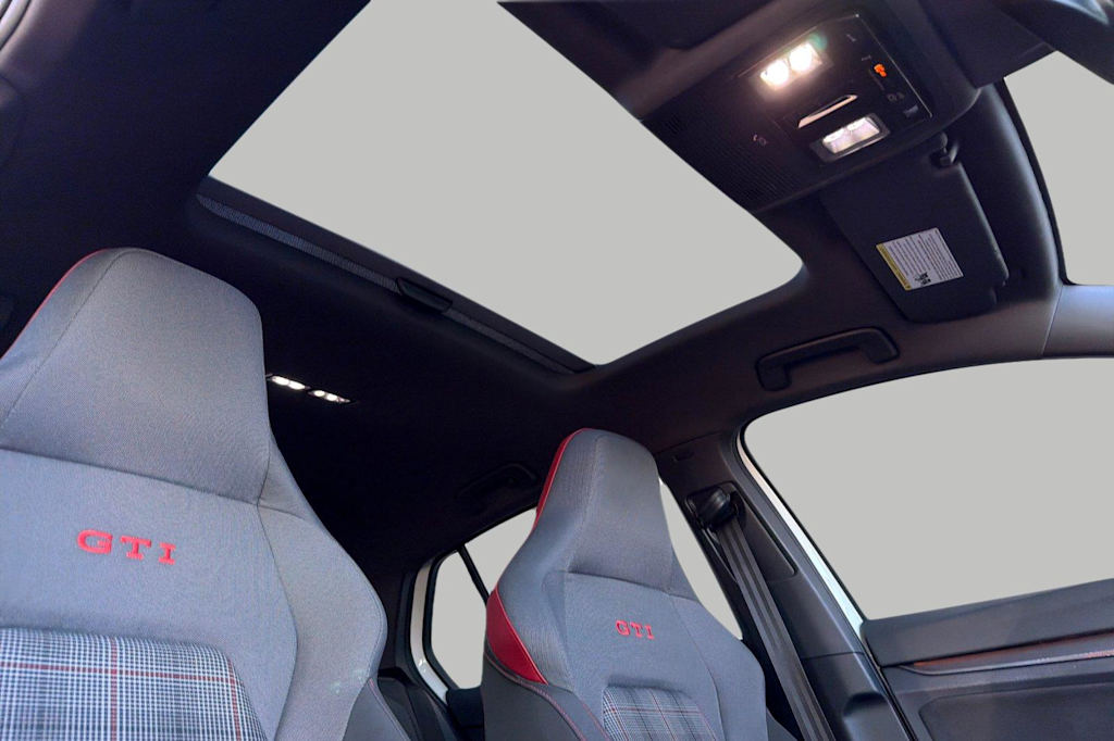 Thumbnail: 2023 Volkswagen Golf - 23