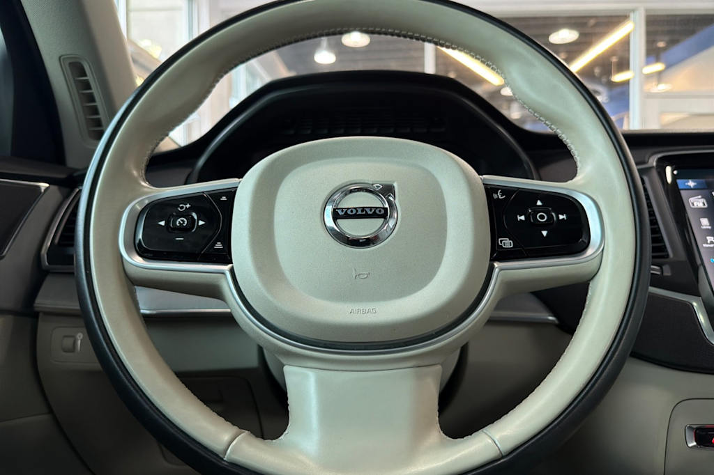 Thumbnail: 2022 Volvo XC90 - 28