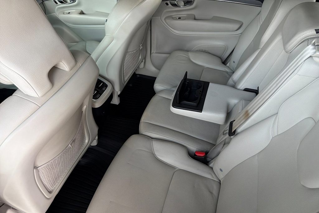 Thumbnail: 2022 Volvo XC90 - 10