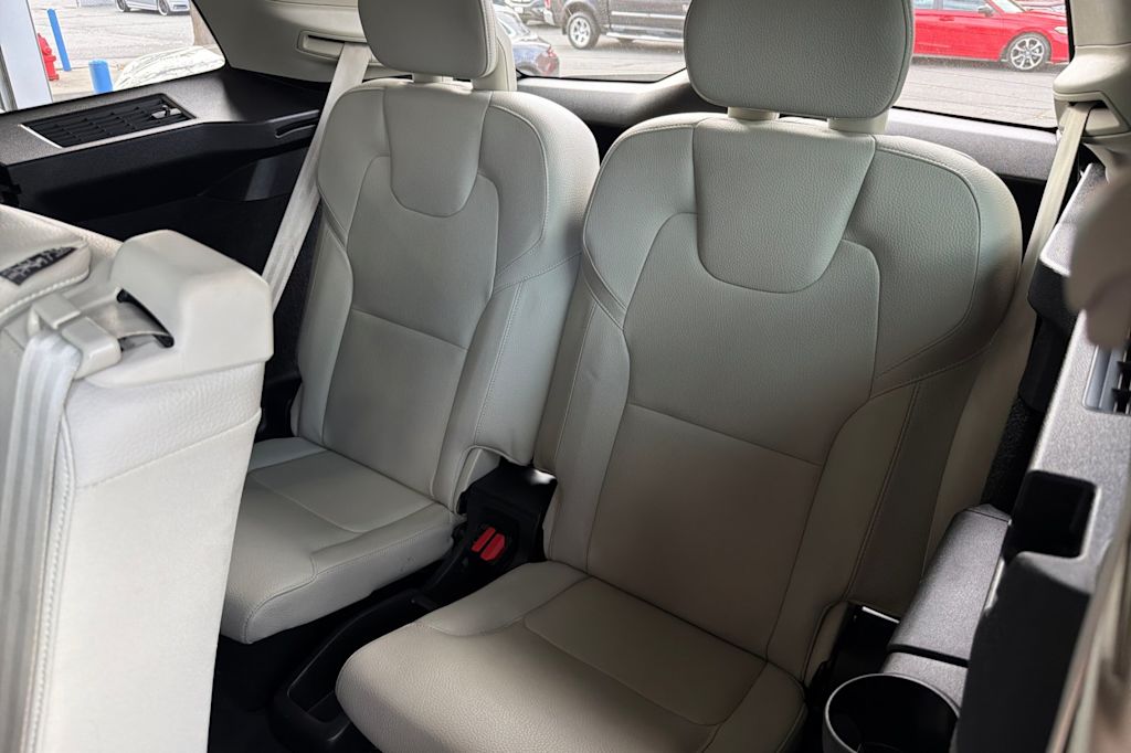 Thumbnail: 2022 Volvo XC90 - 23