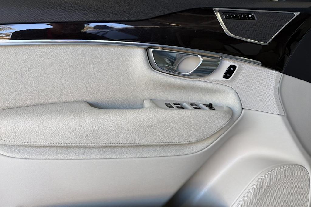 Thumbnail: 2019 Volvo XC90 - 22