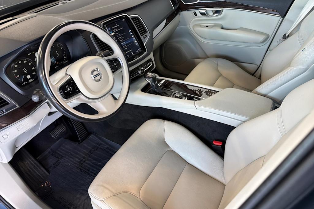 Thumbnail: 2019 Volvo XC90 - 10