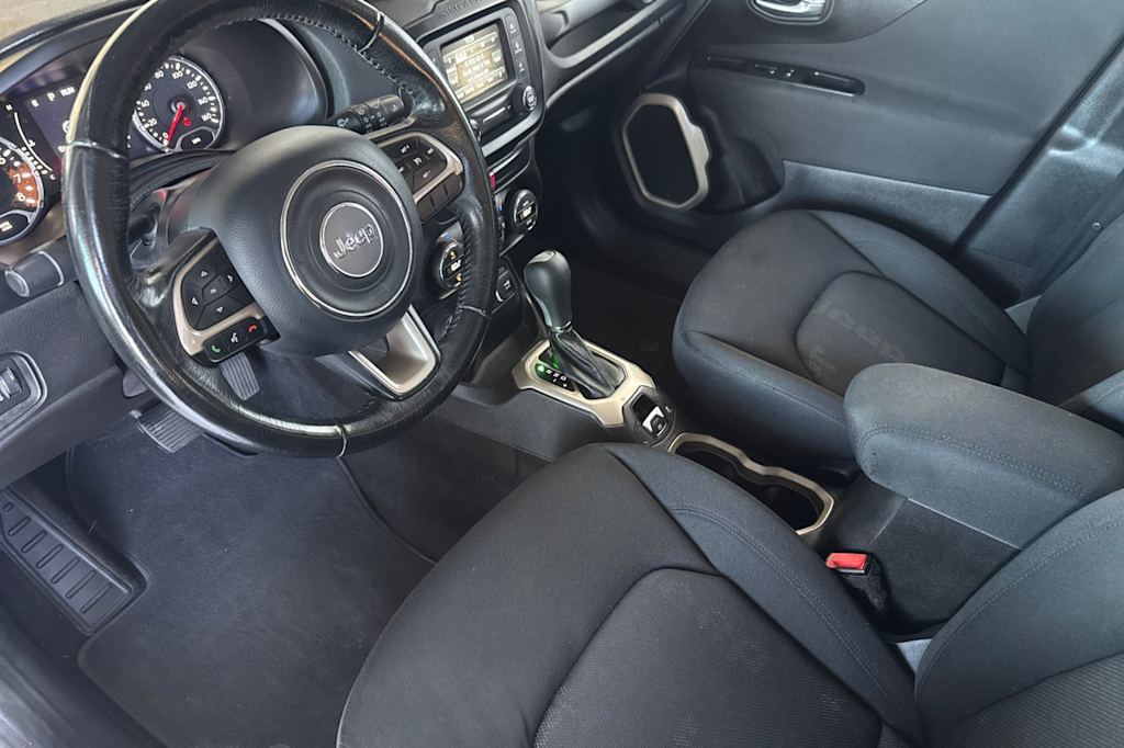 Thumbnail: 2017 Jeep Renegade - 9