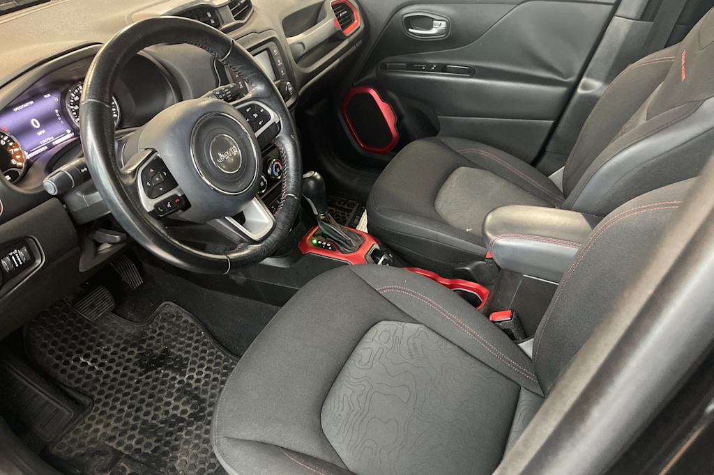 Thumbnail: 2017 Jeep Renegade - 8